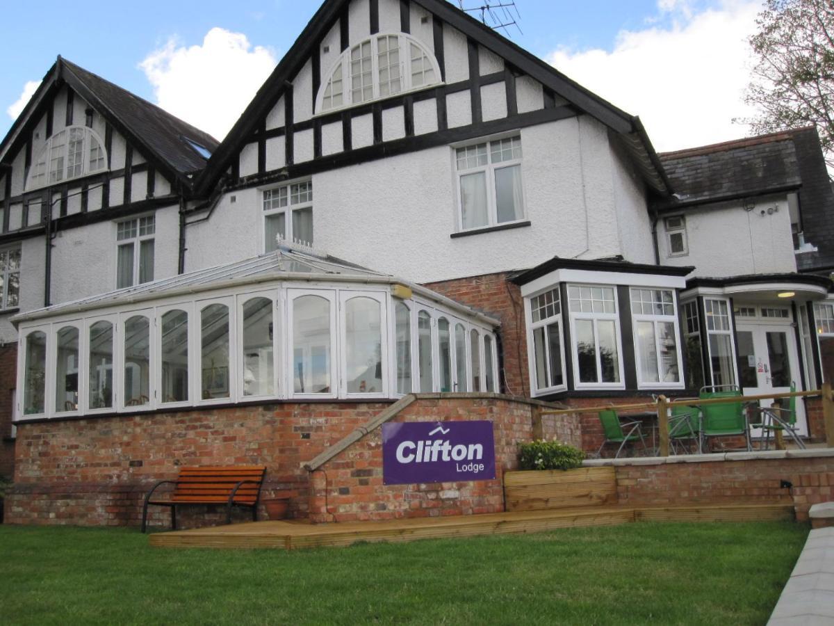 Clifton Lodge Hotel High Wycombe Buitenkant foto